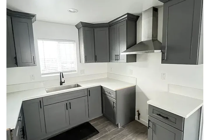 $1695 : READY FOR MOVE IN Los Angeles image 1