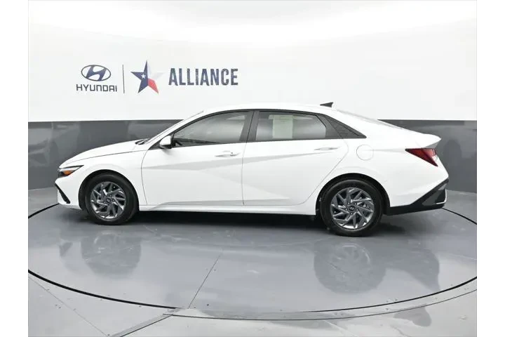 $22998 : Hyundai ELANTRA 2024 SEL 4dr image 3