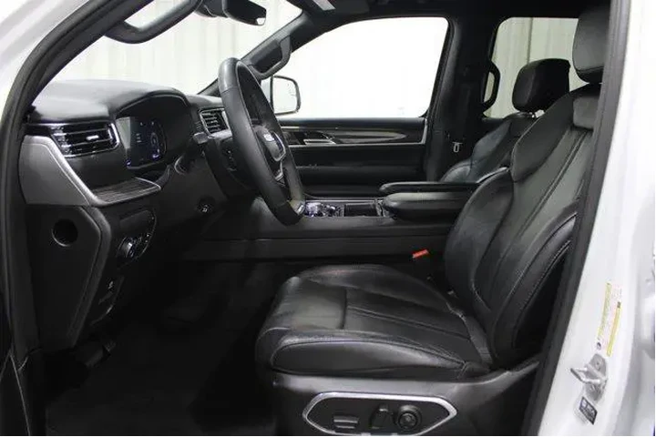 $38982 : Jeep Wagoneer 2022 4x4 Serie image 3