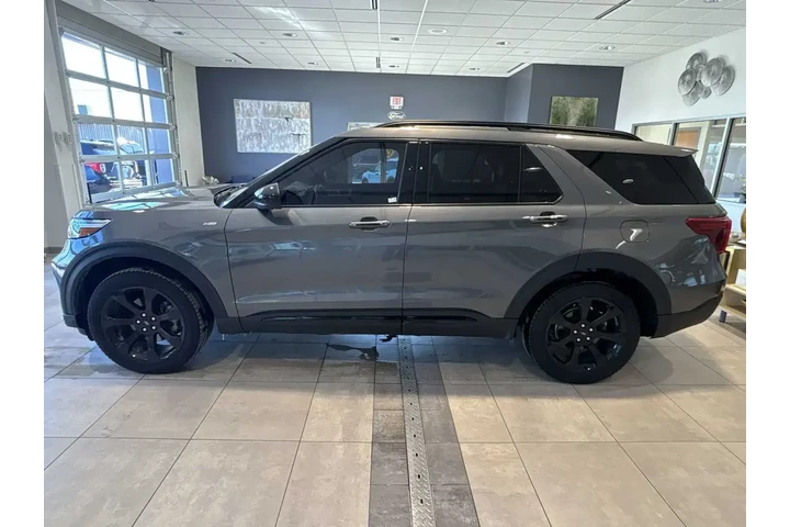 $35492 : Ford Explorer 2023 AWD ST-Li image 6