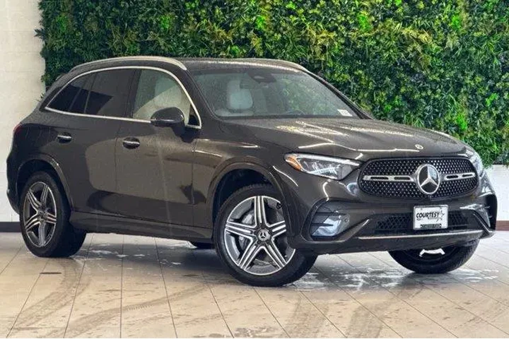 $39374 : Mercedes-Benz GLC 2023 AWD G image 1