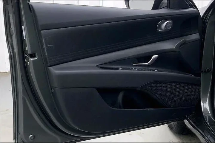 $26339 : Hyundai ELANTRA Hybrid 2025 image 10