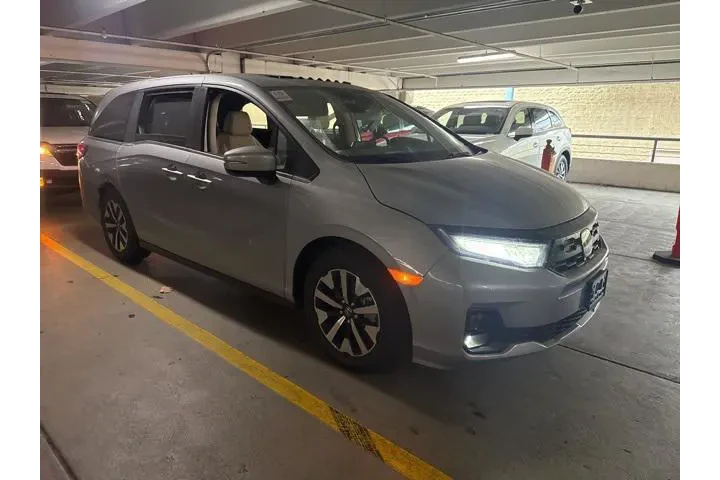 $39900 : Honda Odyssey 2025 EX-L 4dr image 2