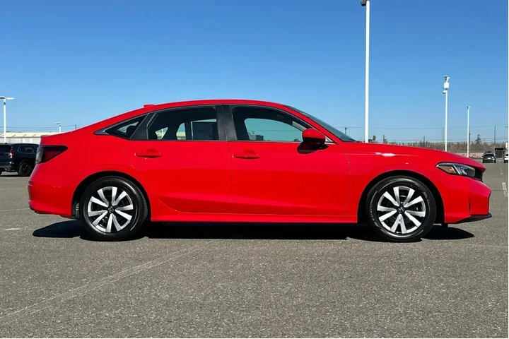 $25981 : Honda Civic 2025 LX 4dr Seda image 2