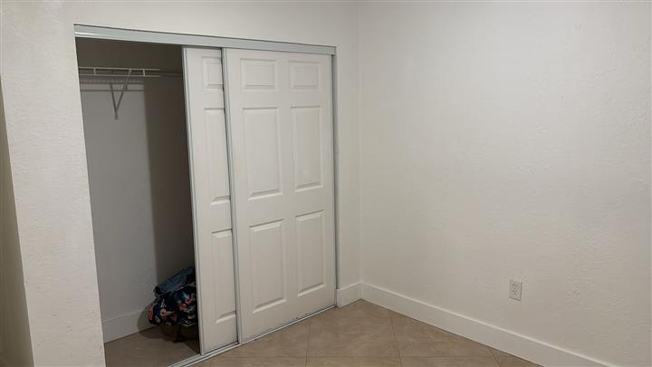 $850 : Rento cuarto en Hialeah $850 image 3