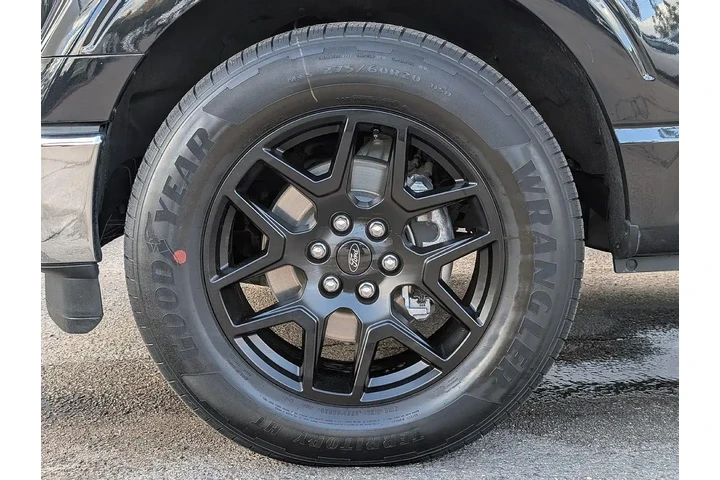 $33665 : Ford F-150 2023 4x2 XLT 4dr image 6