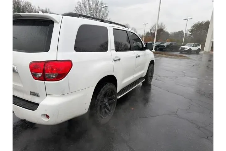 $21010 : Toyota Sequoia 2015 4x4 Limi image 6