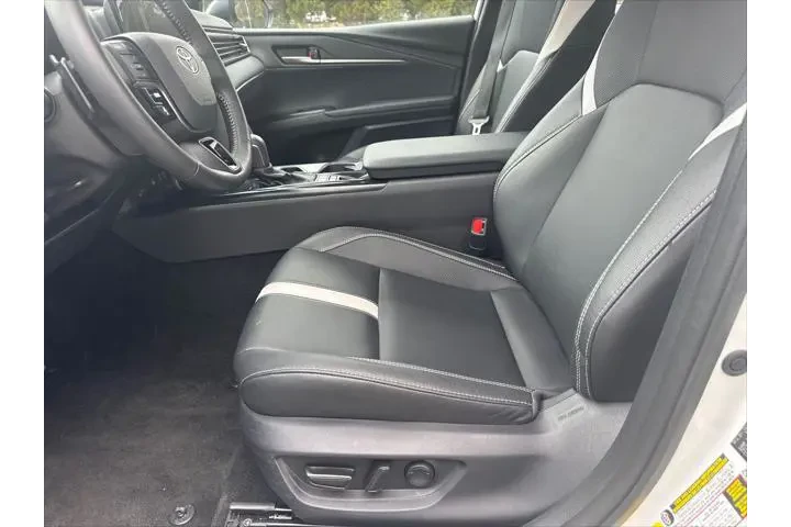 $24920 : Toyota Camry 2025 SE 4dr Sed image 9