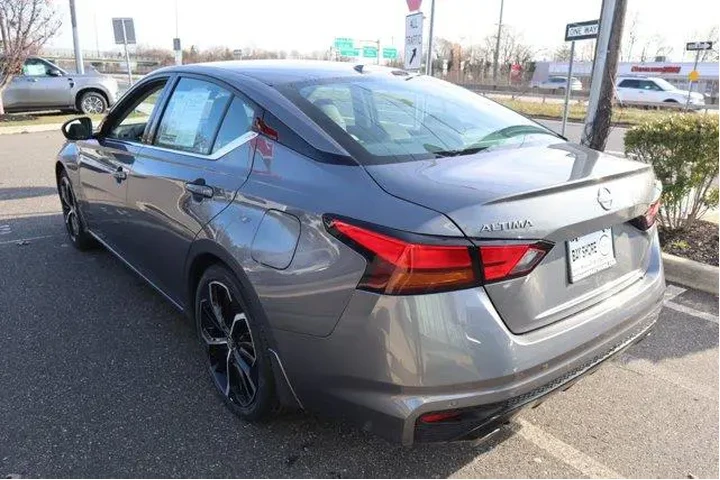 $22162 : Nissan Altima 2024 2.5 SR 4d image 7
