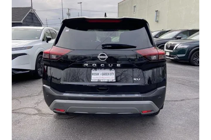 $14487 : Nissan Rogue 2023 SV 4dr Cro image 5