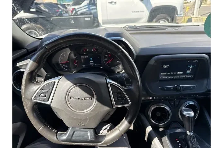 $16976 : Chevrolet Camaro 2018 LT 2dr image 10