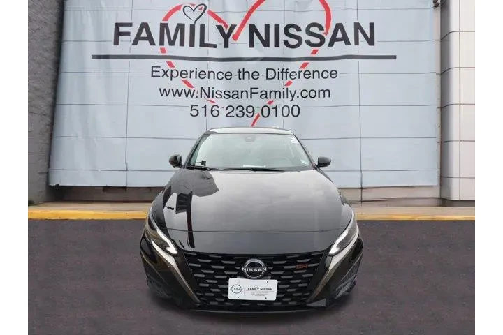 $25143 : Nissan Altima 2024 2.0 SR 4d image 2