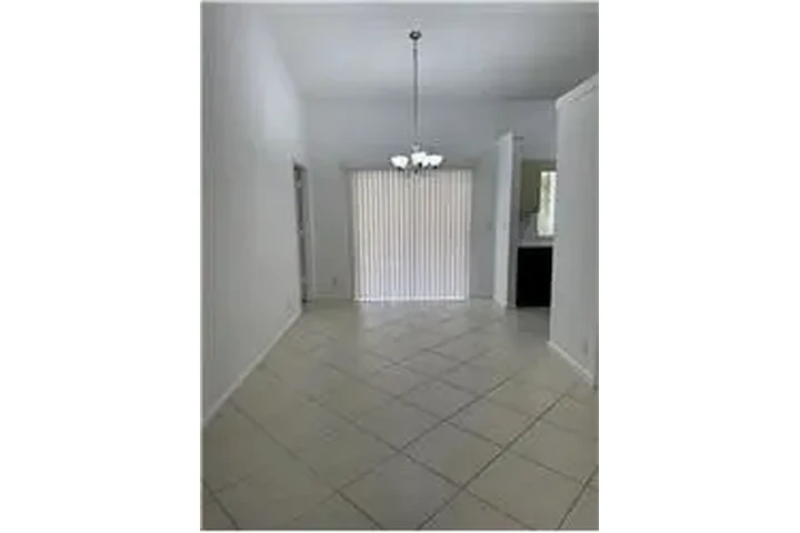 $3900 : Rental property with 4 bedro image 3
