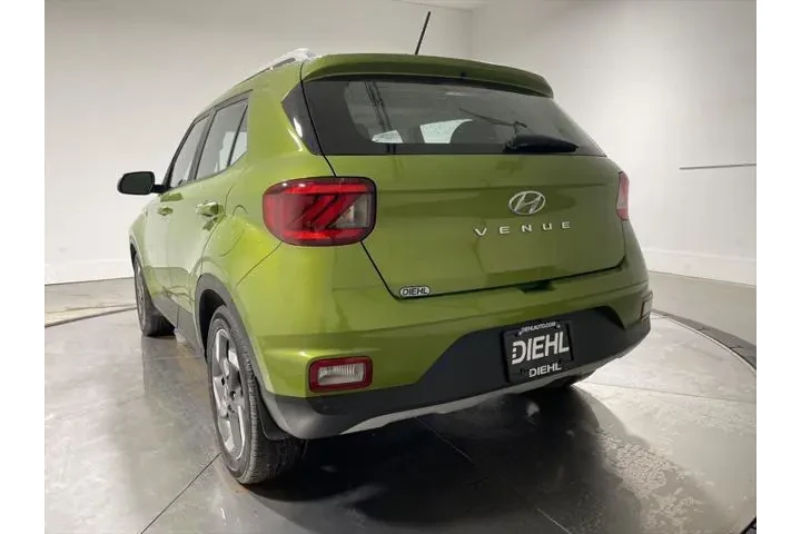 $16500 : Hyundai VENUE 2023 SEL 4dr C image 5