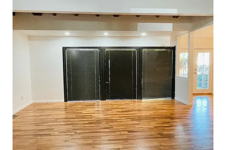 $1300 : SPACIOUS SINGLE STORY image 8