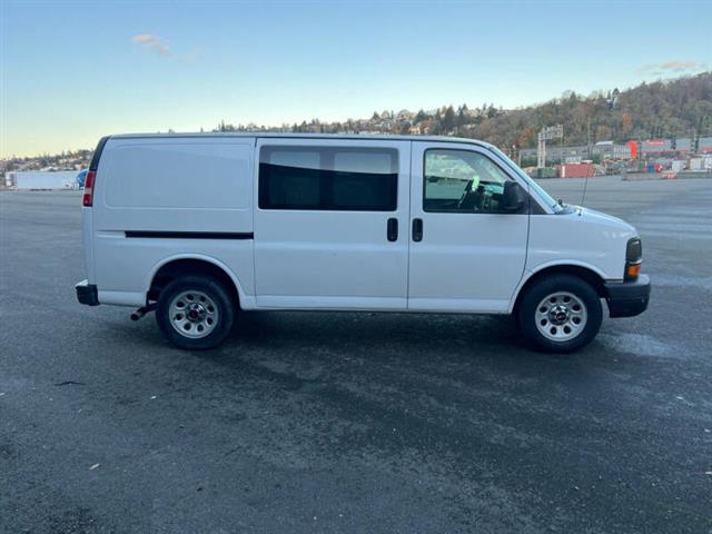 $10888 : 2011 GMC Savana 1500 image 8