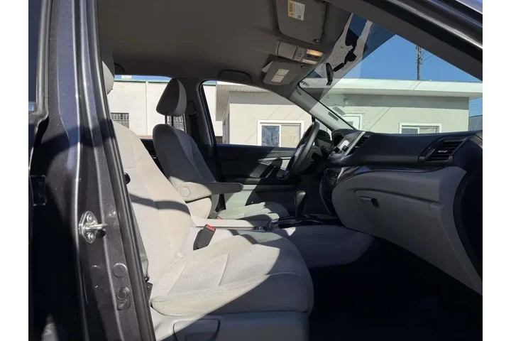 $16811 : Honda Pilot 2018 LX 4dr SUV image 10