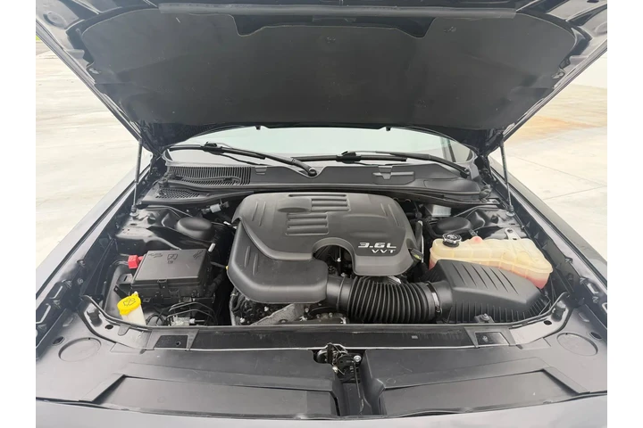 $16900 : DODGE CHALLENGER GT image 1