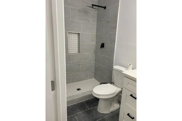 $1450 : Estudio amplio en Downey image 2