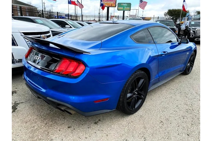 2021 Mustang GT Premium Coupe image 4