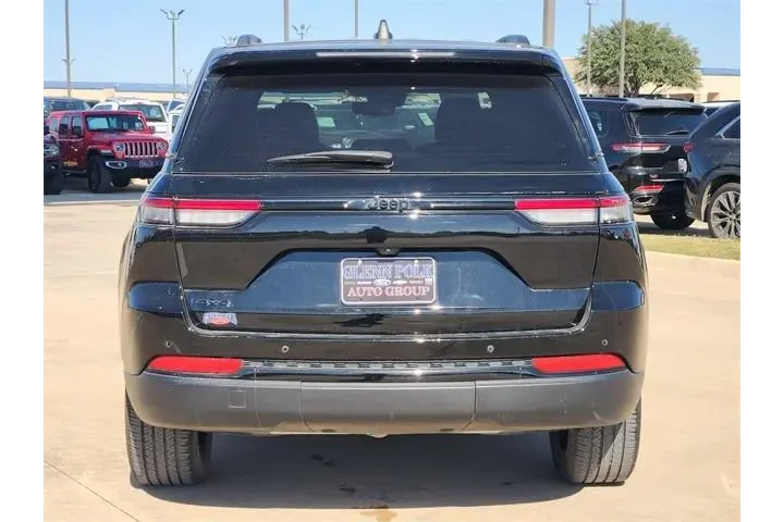 $28250 : Jeep Grand Cherokee 2023 4x4 image 6