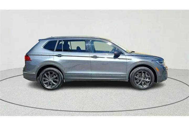 $23337 : Volkswagen Tiguan 2024 Wolfs image 2