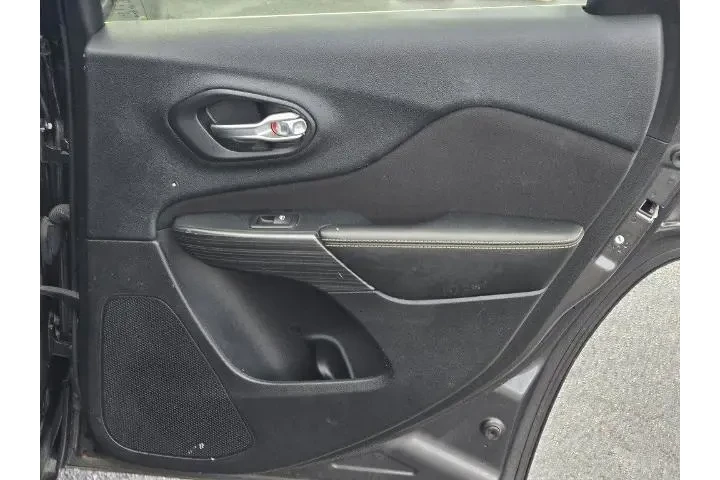 $9990 : Jeep Cherokee 2016 4x4 Latit image 8