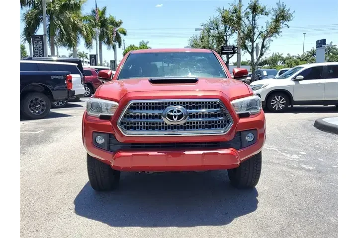 $25990 : Toyota Tacoma 2017 4x2 TRD O image 2