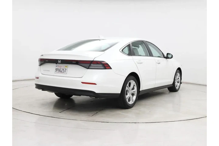 $26998 : Honda Accord 2024 LX 4dr Sed image 8