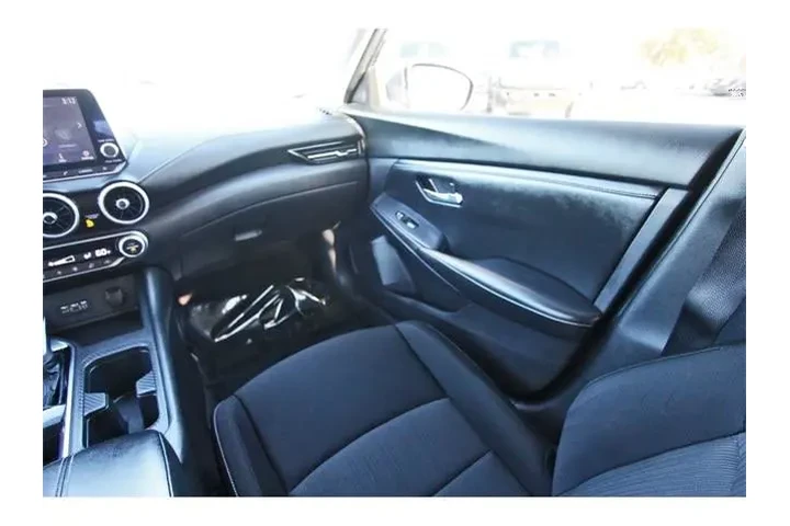 $14569 : Nissan Sentra 2020 SV 4dr Se image 9