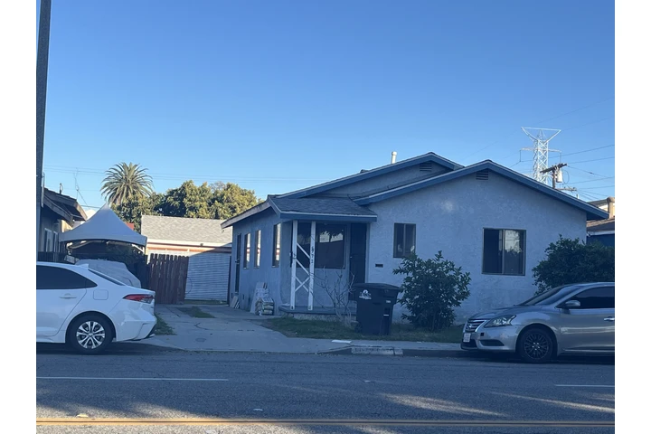 $3000 : casa de 3 rec southgate image 1