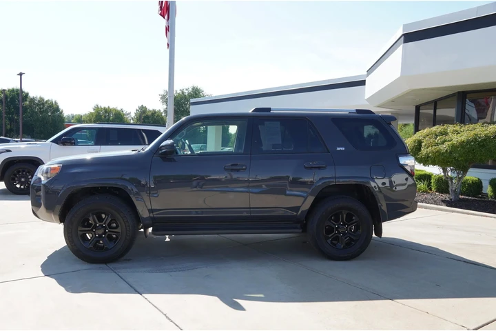 $38410 : Toyota 4Runner 2024 4x4 SR5 image 5