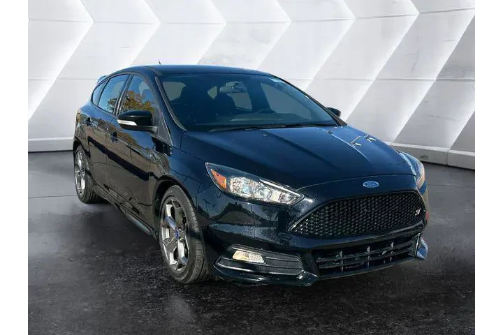 $18292 : Ford Focus 2018 ST 4dr Hatch image 1