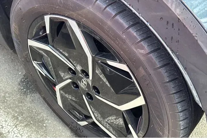 $26990 : Hyundai IONIQ 5 2024 SEL 4dr image 4