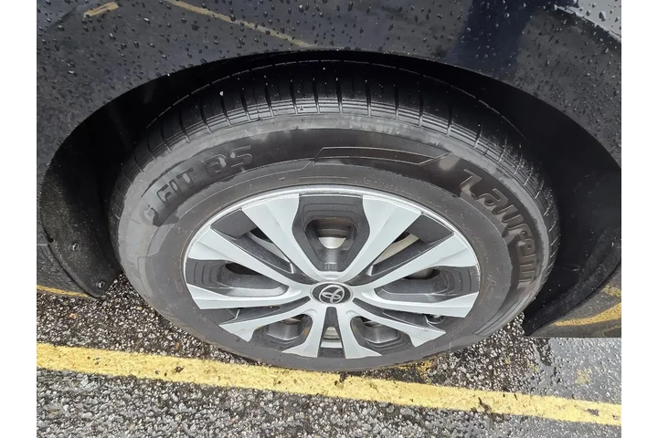 $27500 : Toyota Prius Prime 2022 LE 4 image 9