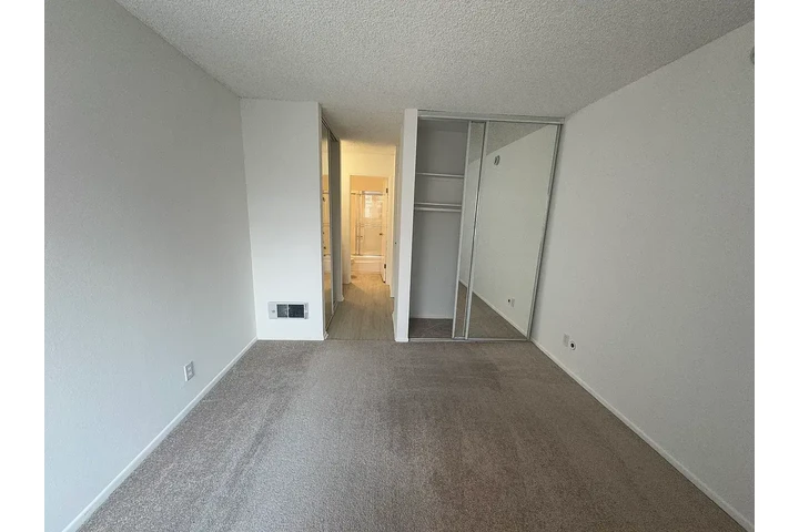$1150 : Renta Depto 1Rec 1Baño + Park image 7