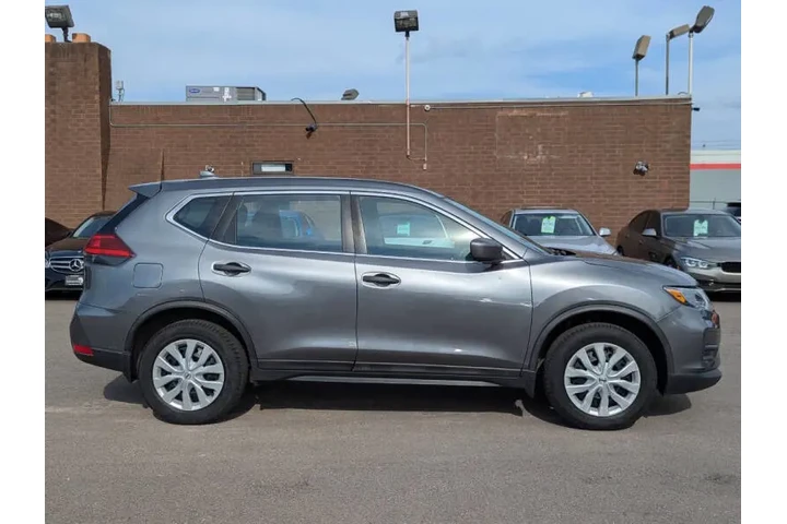 $10754 : 2017 Rogue S image 4
