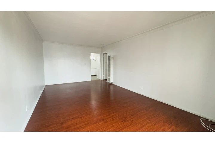 $2200 : 1 RECAMARA EN MID-CITY LA BREA image 2