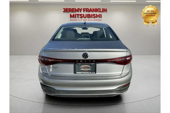 $21788 : Volkswagen Jetta 2025 S 4dr image 4