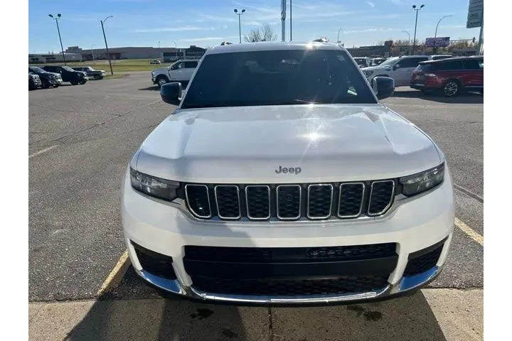 $32295 : Jeep Grand Cherokee L 2024 4 image 2