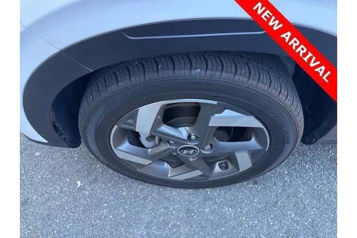 $16598 : Hyundai VENUE 2023 SEL 4dr C image 5