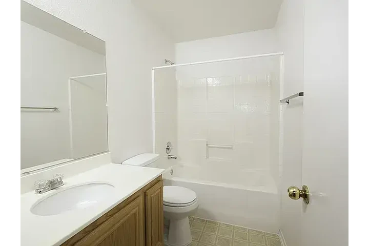 $2200 : 🌅Antigua Ct, Lynwood, CA🌅 image 3