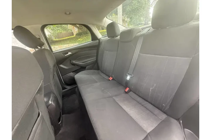 $4999 : 2017 Focus SE image 6