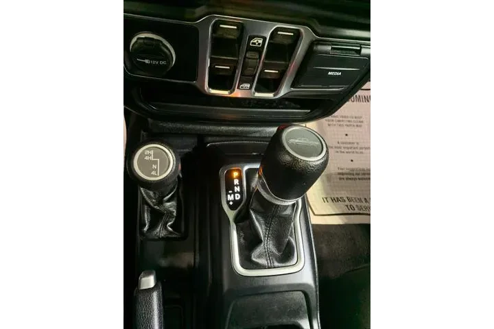 $25989 : Jeep Gladiator 2020 4x4 Spor image 7