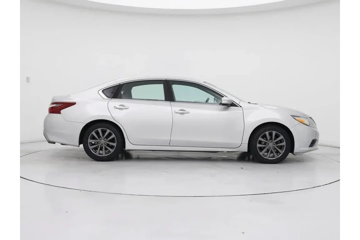 $12998 : Nissan Altima 2018 2.5 SL 4d image 7