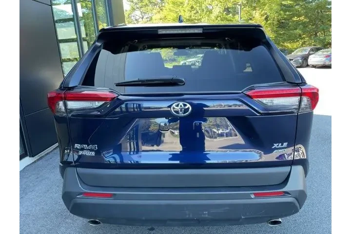 $29650 : Toyota RAV4 2023 AWD XLE 4dr image 7