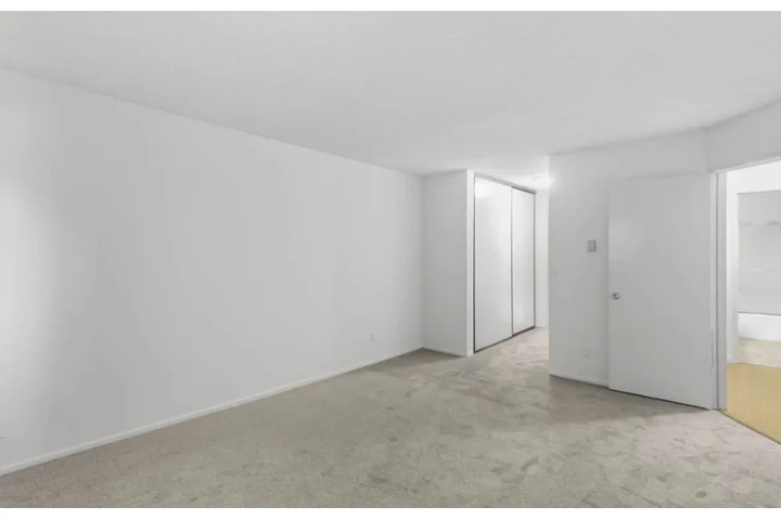 $1500 : 1 Bed 1 Bath Apt in Carson image 5