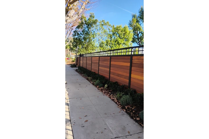 Repair fence and gate image 3