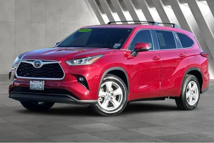 $25000 : Toyota Highlander 2020 LE 4d image 2