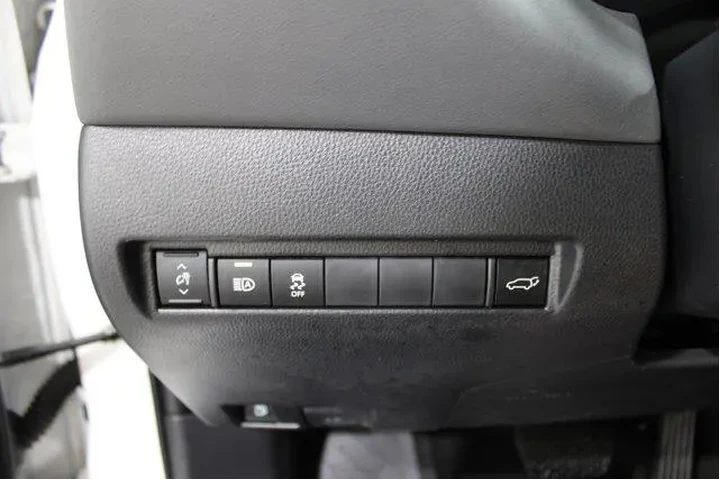 $29998 : Toyota Venza 2023 AWD LE 4dr image 6
